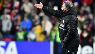 Gerardo 'Tata' Martino en acción como timonel del Tri