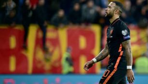 Memphis Depay en acción con Holanda