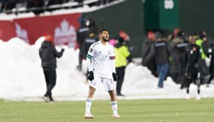 Jesús Corona reacciona durante partido ante Canadá