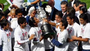 Jugadores de Chivas festejan el título de 2006