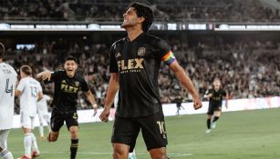 Carlos Vela festeja gol con LAFC 