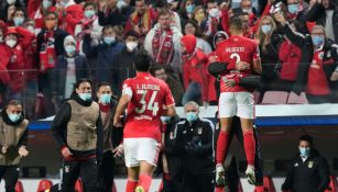 Jugadores del Benfica celebrando un gol