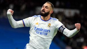 Karim Benzema festejando gol con el Real Madrid en LaLiga