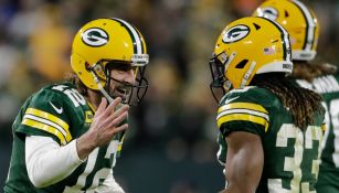 Rodgers y compañía celebran ante los Bears