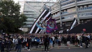 Aficionados a las afueras del estadio del Newcastle