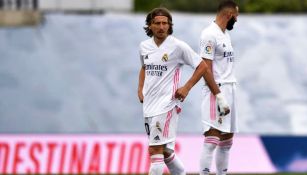 Luka Modric durante un duelo con el Real Madrid