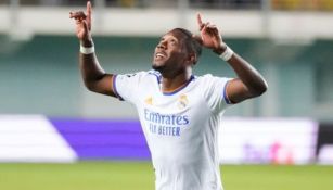 David Alaba festeja un gol con el Real Madrid 