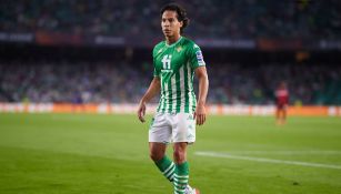 Diego Lainez jugando partido con Real Betis en LaLiga