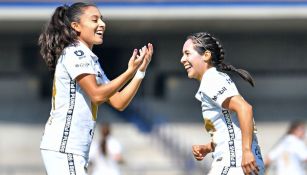 Bibiana Quintos y Dania Padilla en festejo con Pumas