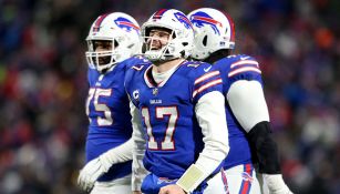 Jugadores de los Bills festejan la victoria