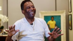 Pelé durante entrevista