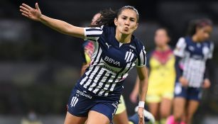 Desirée Monsiváis celebra su gol contra América