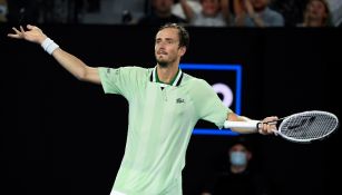 Daniil Medvedev jugando la final ante Nadal en el Abierto de Australia