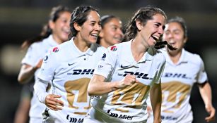 Jugadoras de Pumas celebrando gol ante Santos en la Liga MX Femenil