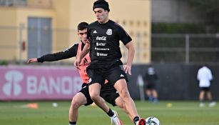 Raúl Jiménez durante entrenamiento