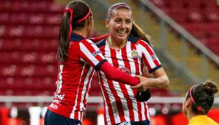 Rubí Soto celebrando un gol con Chivas 