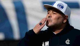 Mujer se hizo un tatuaje del DNI de Maradona 