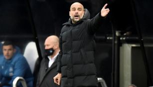 Pep Guardiola durante un partido con el City