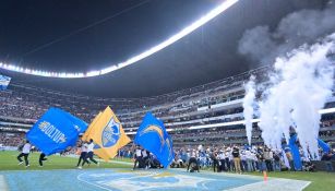 Partido entre los Chargers y los Chiefs en el Estadio Azteca