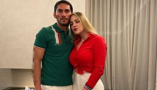 Jesús corona junto a Melissa Rivas