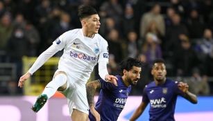 Gerardo Arteaga jugando partido con el Genk ante el Anderlecht