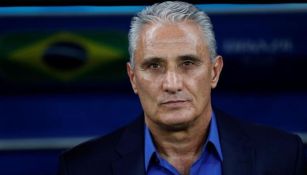 Tite dirigiendo a Brasil