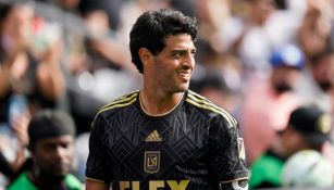 Carlos Vela en festejo con LAFC