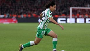 Diego Lainez durante un partido con el Betis