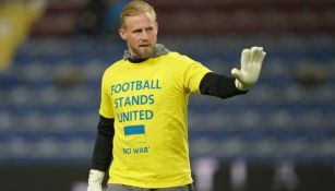 Kasper Schmeichel calentando