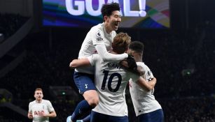 Jugadores del Tottenham festejan gol vs Everton