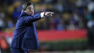 Miguel Herrera durante un partido con Tigres