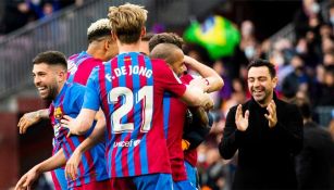 Jugadores del Barcelona festejan un gol