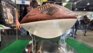 Balón autografiado por los 49ers de Steve Young y Jerry Rice