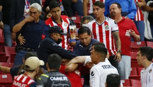 Aficionados implicados en conato de bronca durante partido de Chivas