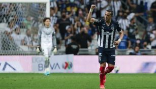 Rogelio Funes Mori celebra con Rayados