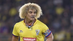 Pibe Valderrama en un partido de leyendas de Colombia