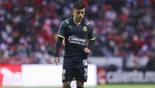 Fernando Beltrán jugando partido con Chivas en la Liga MX