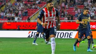 Alexis Vega con Chivas 