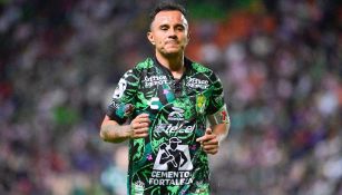 Luis Montes jugando partido de Liga MX con el León