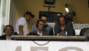 Martinoli y Luis García en una transmisión de TV Azteca