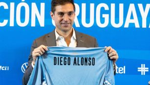 Diego Alonso en su presentación como DT de Uruguay