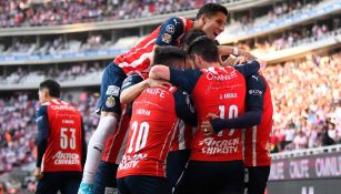 Chivas celebrando un gol 