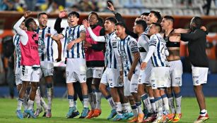 Jugadores de Pachuca celebrando el triunfo sobre América