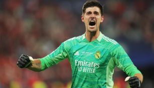 Thibaut Courtois festejando el título de la Champions League