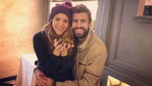 Piqué y Shakira posan para una foto