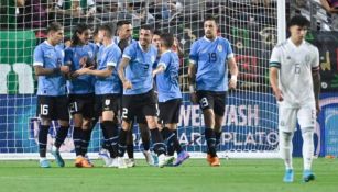 Selección de Uruguay celebra gol ante México