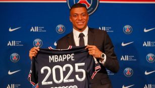 Mbappé renovando con el PSG hasta el 2025