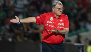 Gerardo 'Tata' Martino en acción como timonel del Tri