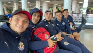 Jugadores de Chivas en el aeropuerto