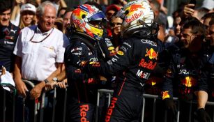 Checo Pérez junto a Max Verstappen con Red Bull